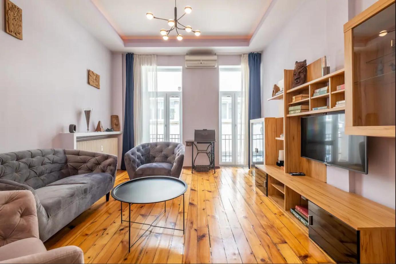 Charming 2Bdr Apartment In Historic Center With Parking 소피아 외부 사진