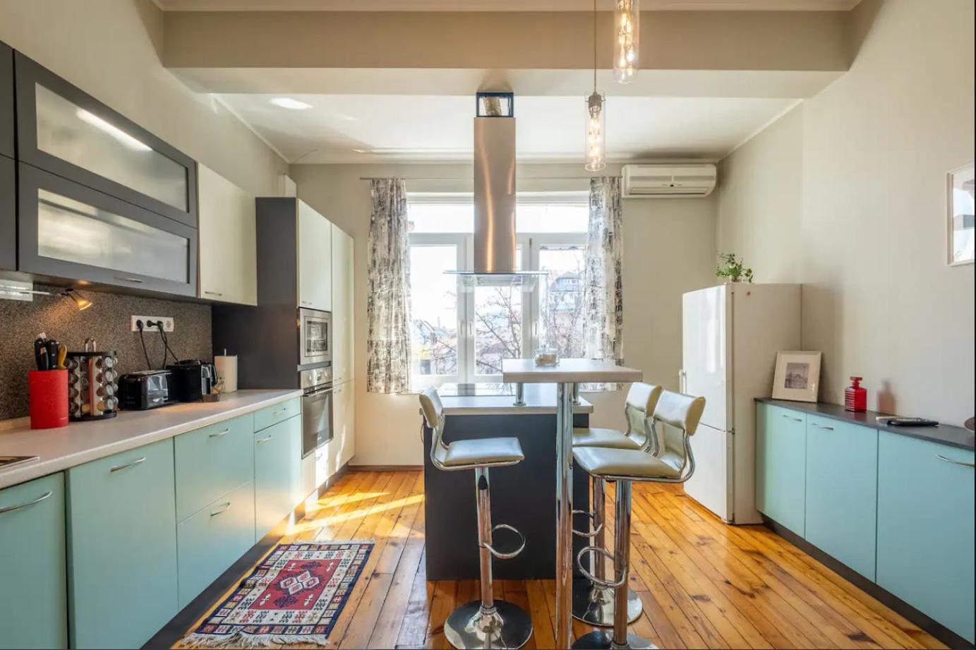 Charming 2Bdr Apartment In Historic Center With Parking 소피아 외부 사진