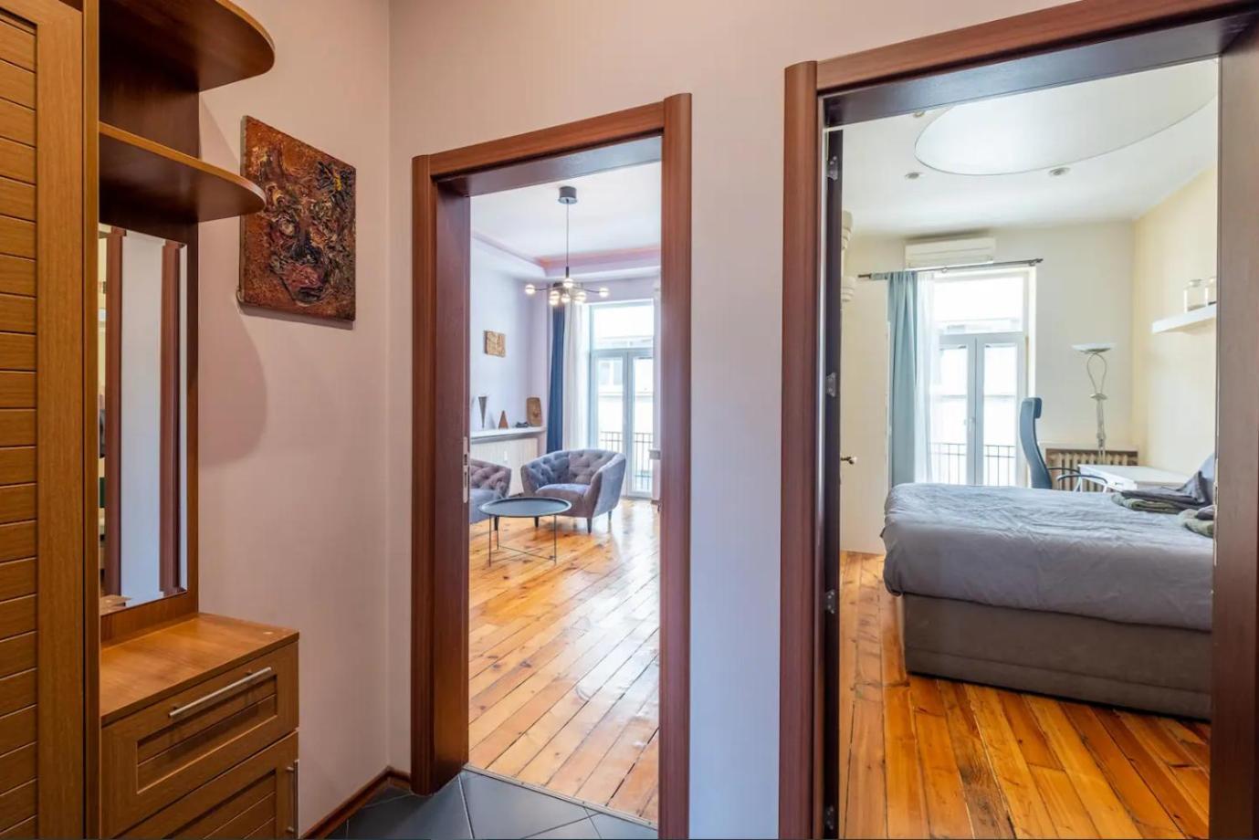 Charming 2Bdr Apartment In Historic Center With Parking 소피아 외부 사진