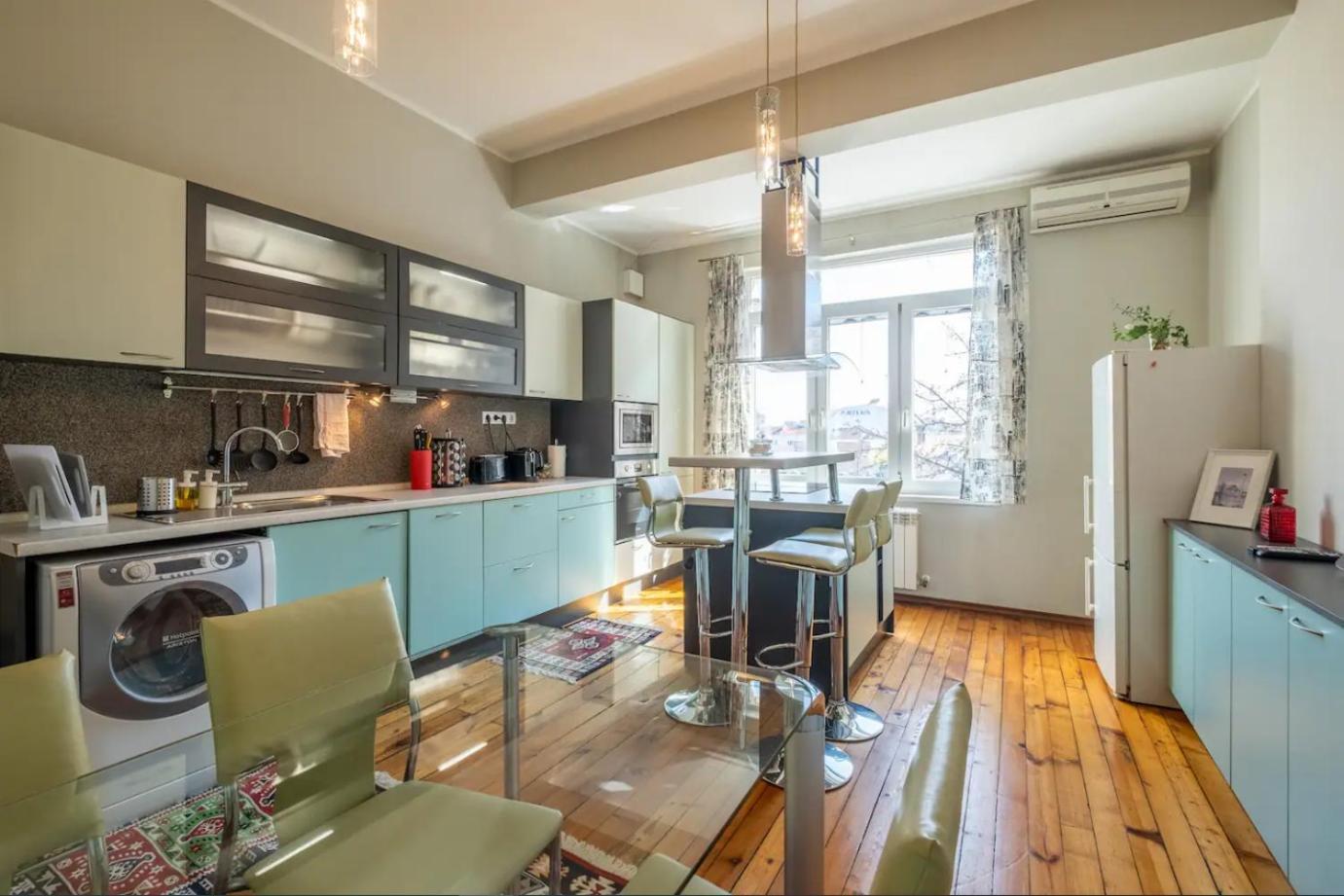 Charming 2Bdr Apartment In Historic Center With Parking 소피아 외부 사진